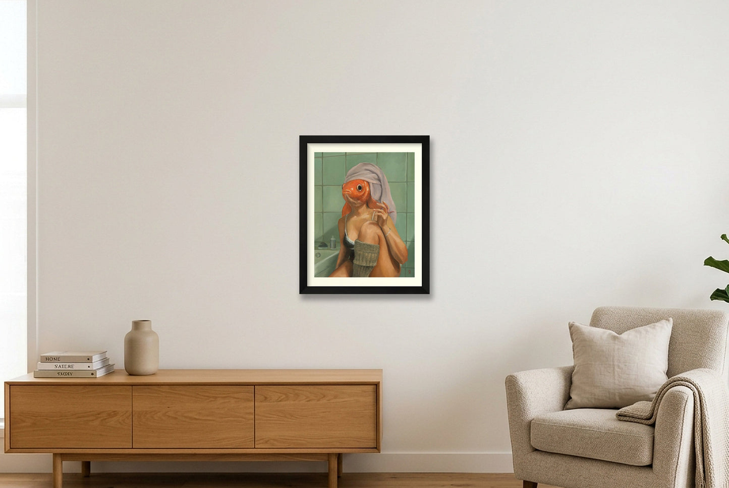 Frau als Goldfisch — 28×35cm Black Frame